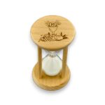 Clessidra in Vetro con Sabbia Bianca – Prima Comunione - Bomboniera Elegante Con supporto in Legno Personalizzato
