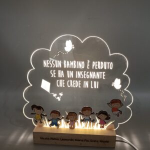 Lampada LED Personalizzata in Legno con Incisione Laser - mod. Nuvola - Regalo scuola Maestre fine anno scolastico