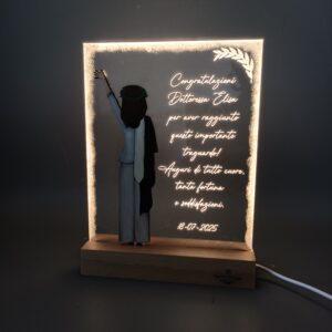 Lampada LED con base in legno e plexiglass - Laurea