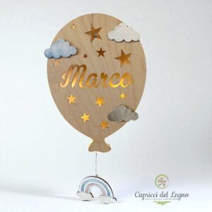 Lampada Palloncino in Legno Personalizzata con Nome, Pendente e Nuvole (a pile) - cm 30 - Maschio